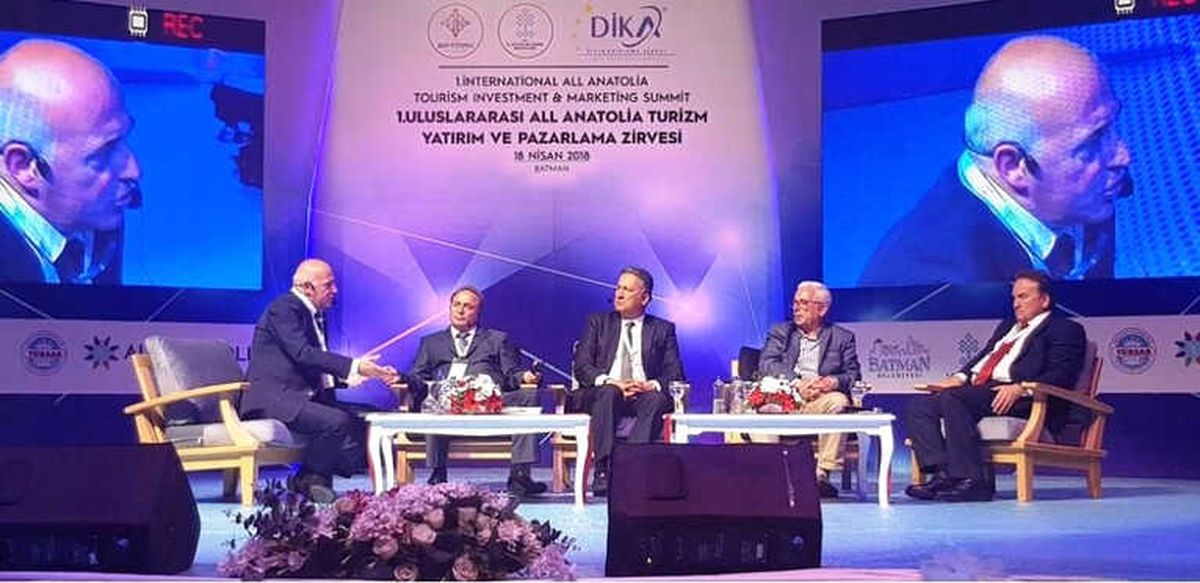 Batman\'da Ki 1. Uluslararası All Anatolia Turizm Yatırım ve Pazarlama Zirvesi\'ne Ayvalık\'ı Anlattı