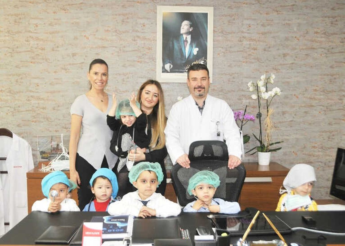 Çocuklar Bir Günlüğüne Doktor Oldu