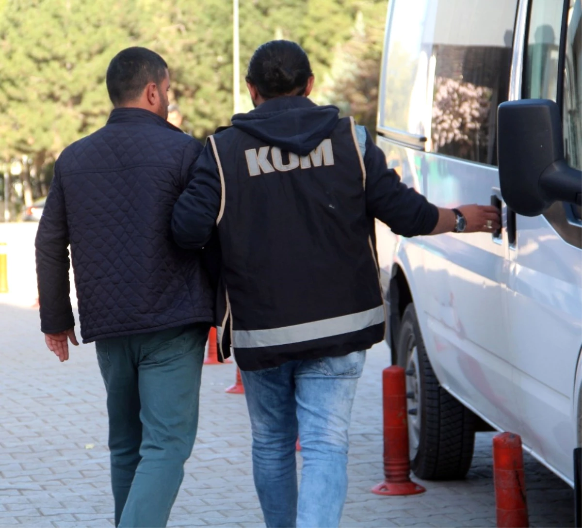 Elazığ\'daki Kaçak Sigara Operasyonunda 4 Şüpheli Tutuklandı