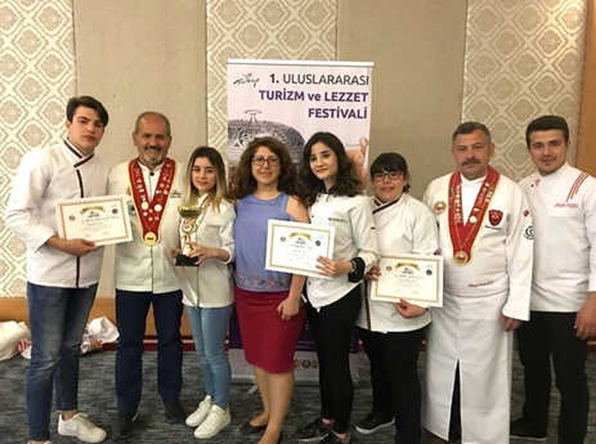 Esenyurt Üniversitesi Madalyaları Topladı
