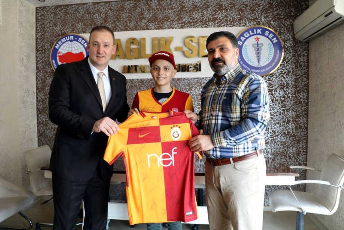 Fatih Terim\'den Alkışlanacak Davranış