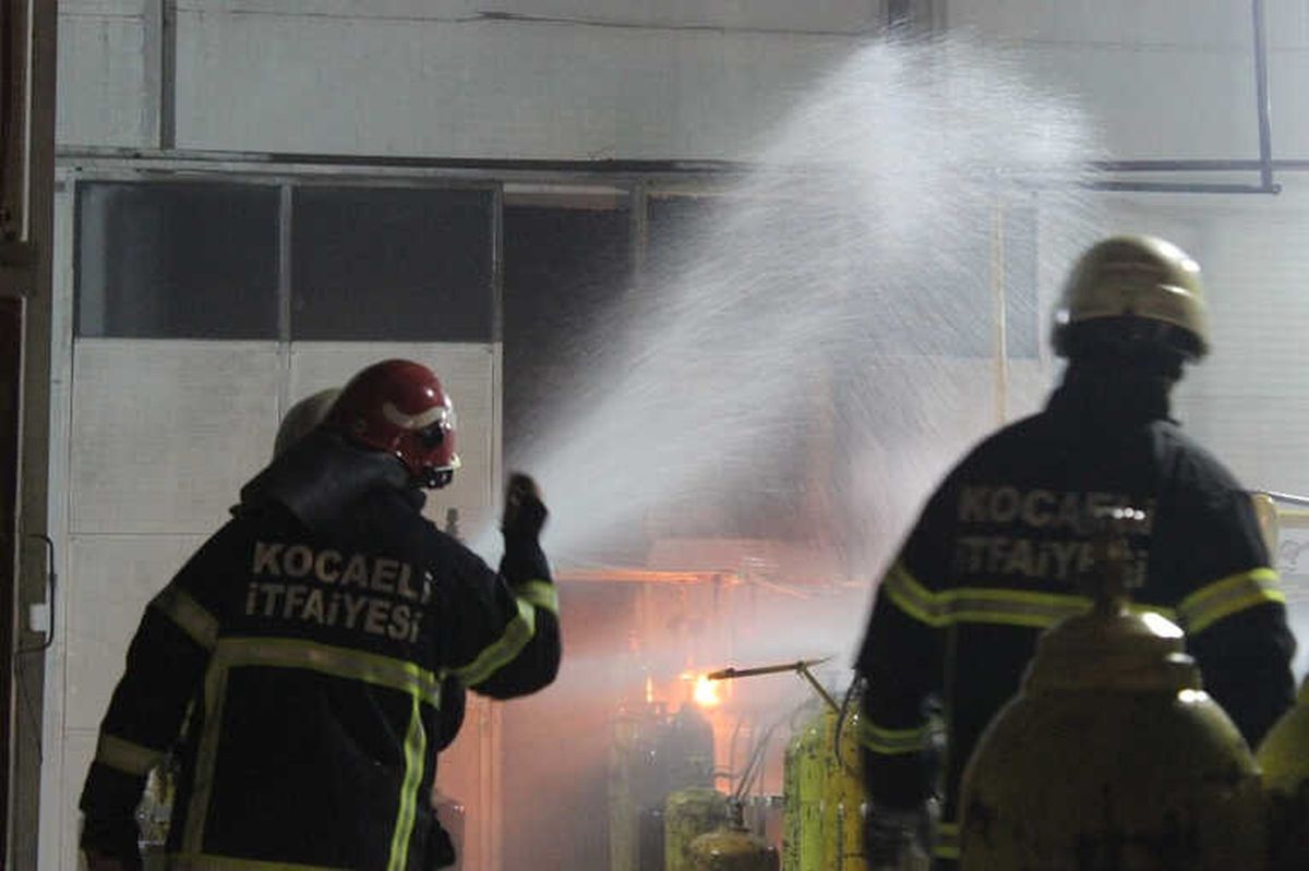 Gaz Dolum Fabrikasında Yaşanan Patlama Paniğe Neden Oldu