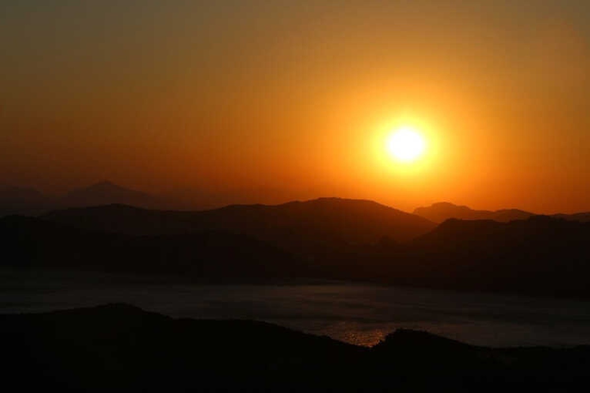 Marmaris\'te Gün Batımı İzleyenleri Büyülüyor