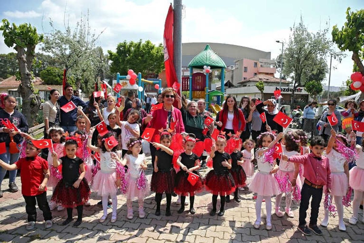 Minik Yüreklerde 23 Nisan Sevinci