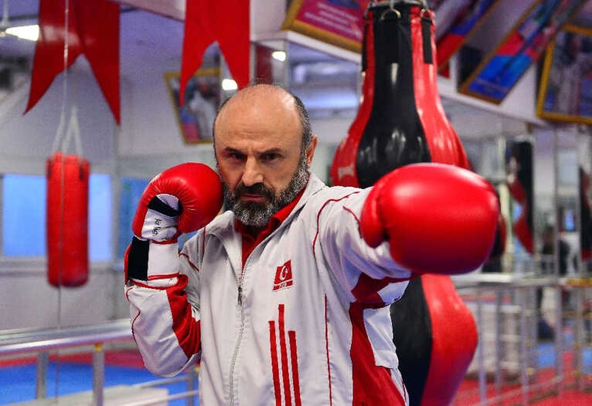 Sadık Oflu: "Başarı Yakalayabilmek İçin Büyük Fedakarlıklar Yapılması Lazım"
