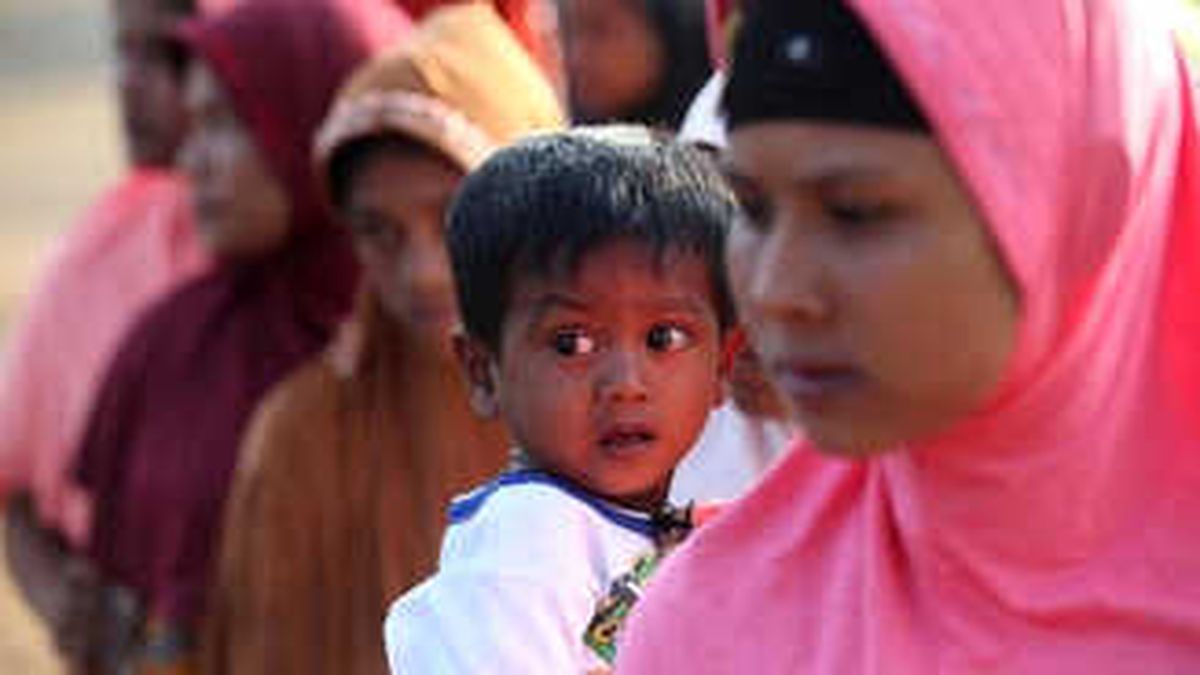 Rohingyalı Müslümanlar Endonezya\'ya Sığınıyor