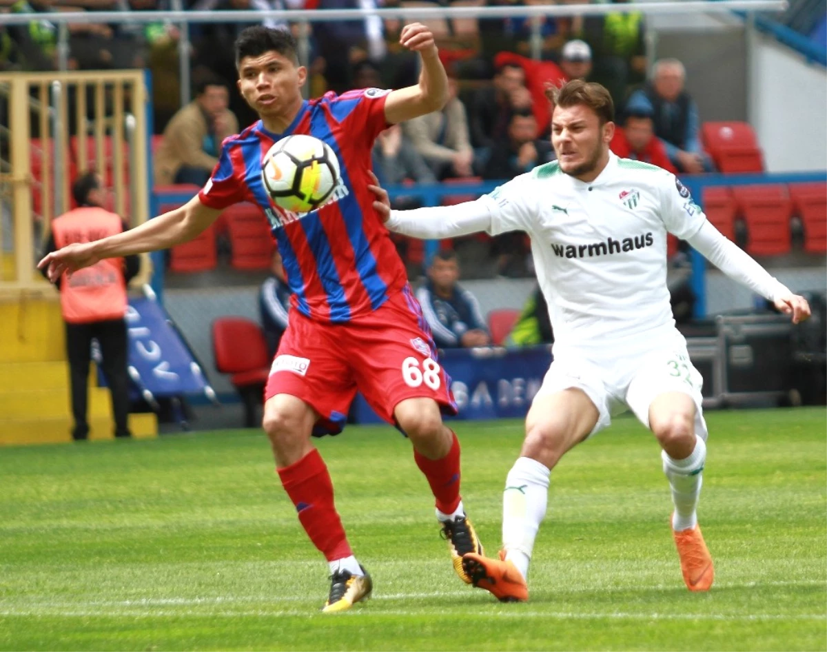 Spor Toto Süper Lig: Kardemir Karabükspor: 1 - Bursaspor: 2 (İlk Yarı)