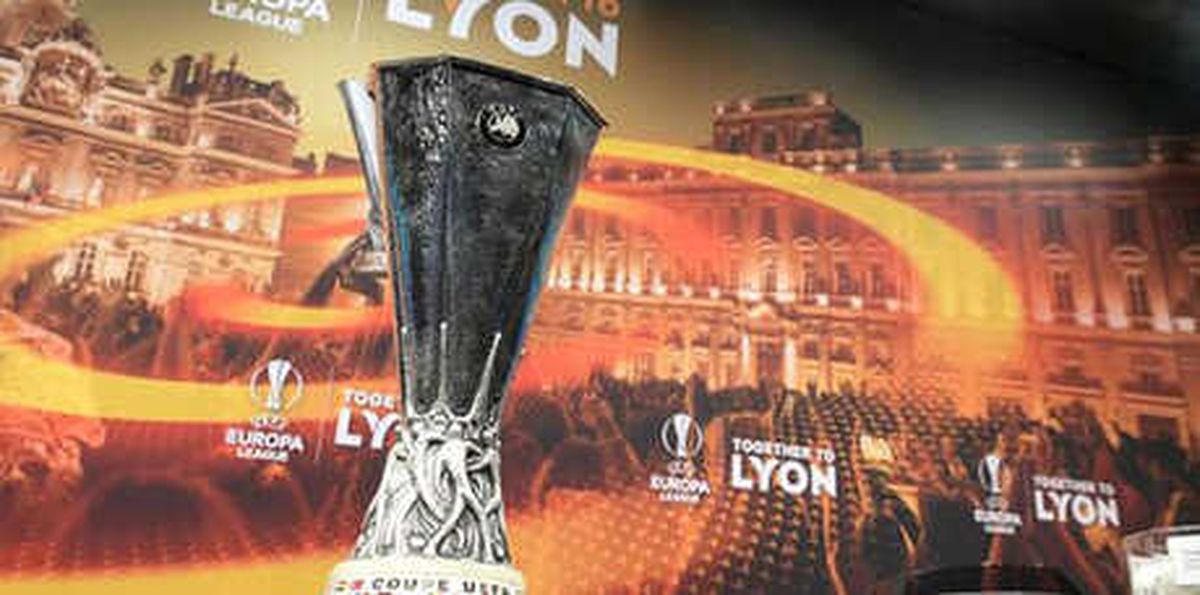 UEFA Avrupa Ligi Kupası Çalındı
