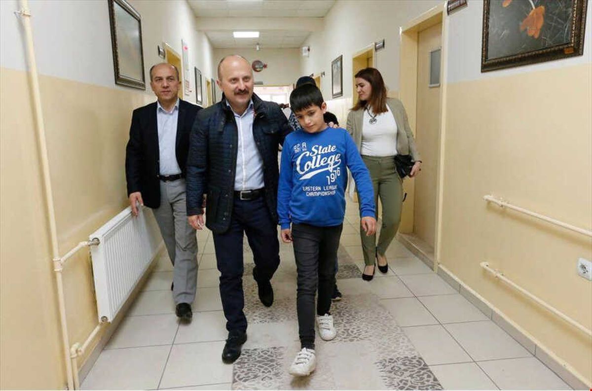 Vali Varol\'dan Çocuk Evlerine Ziyaret