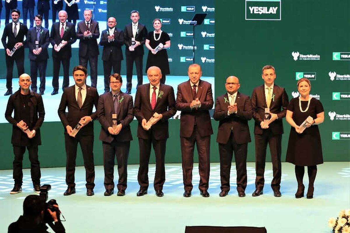 Yeşilay\'dan Turkcell\'e \'Sosyal Sorumluluk Ödülü\'