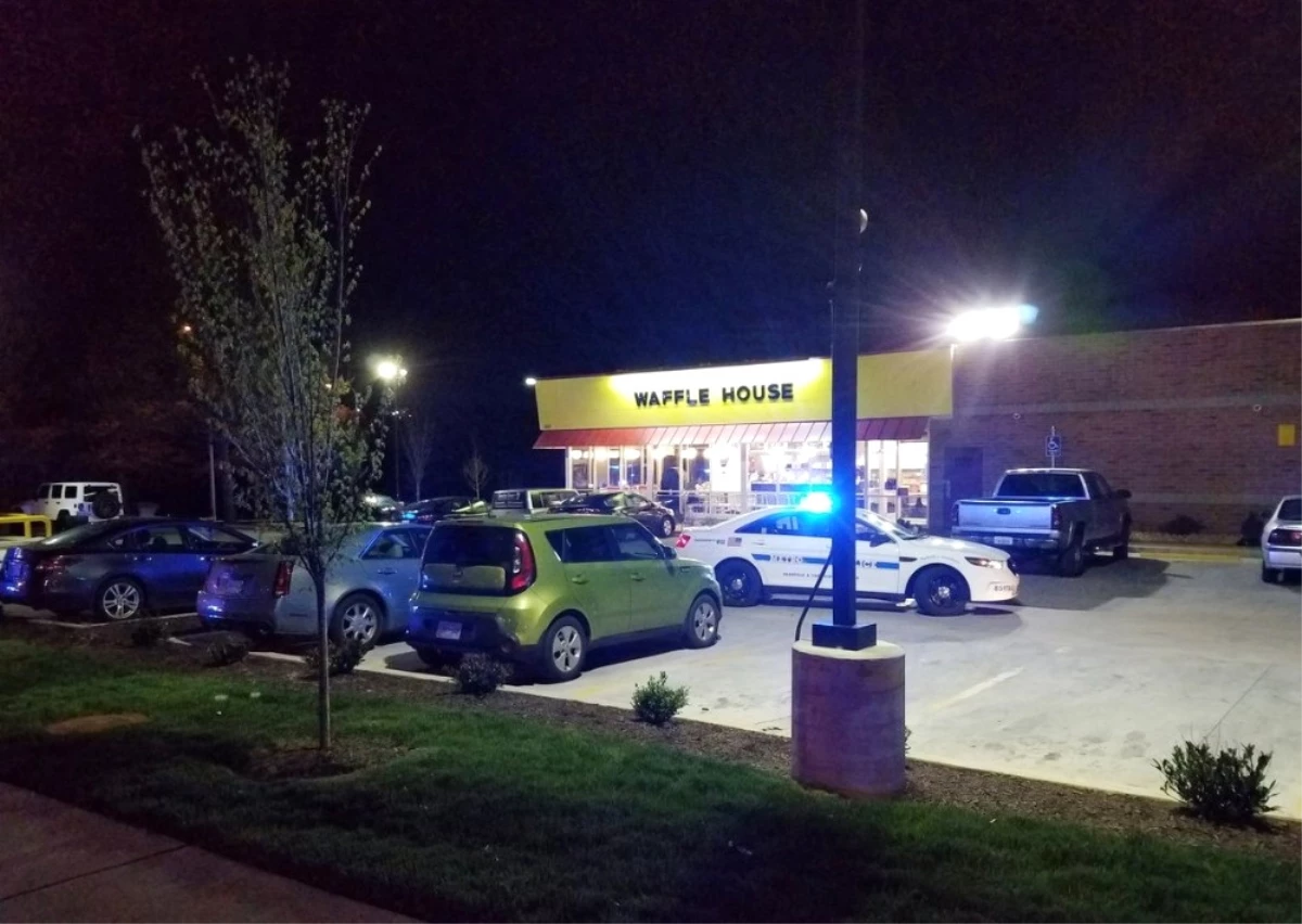 ABD\'de Çıplak Saldırgan Waffle Dükkanını Bastı: 3 Ölü, 4 Yaralı