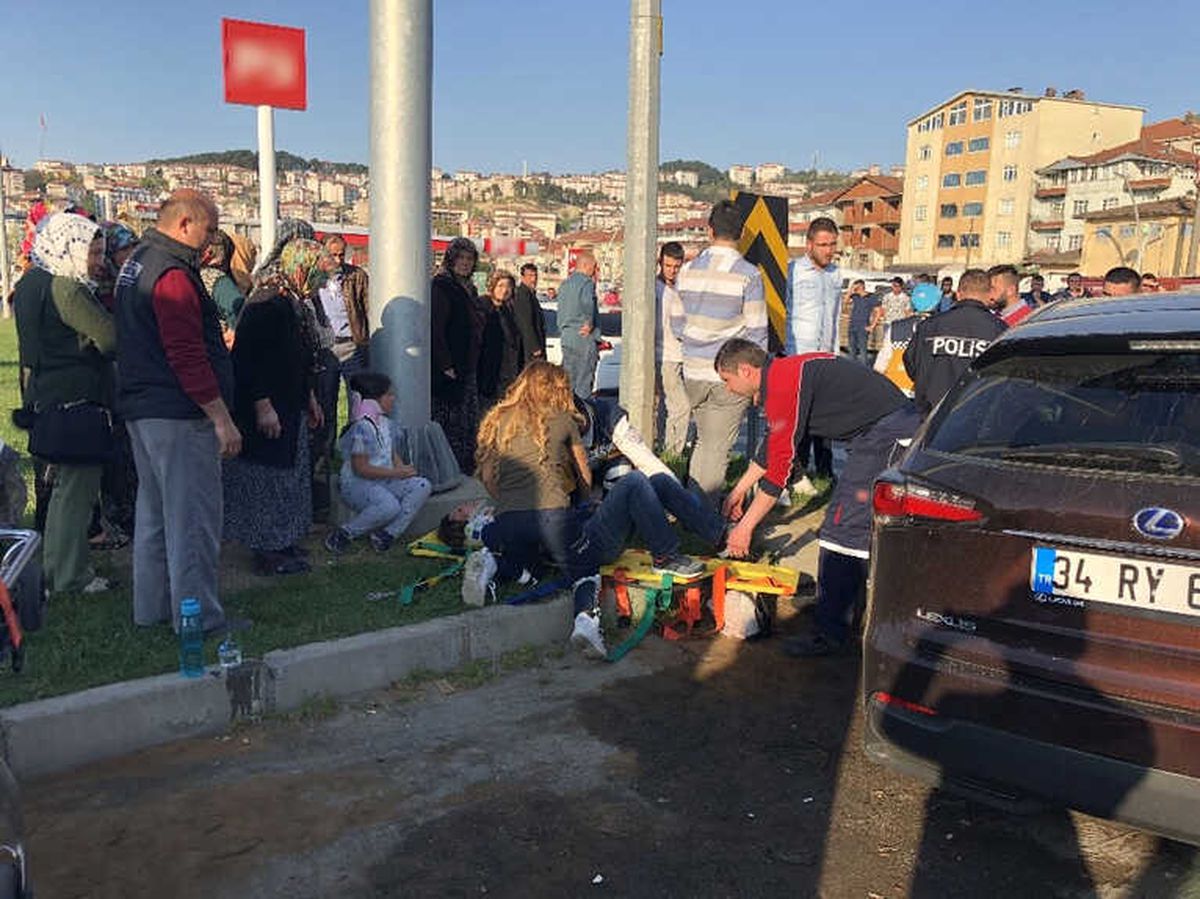 Alaplı\'da Trafik Kazası: 3 Yaralı
