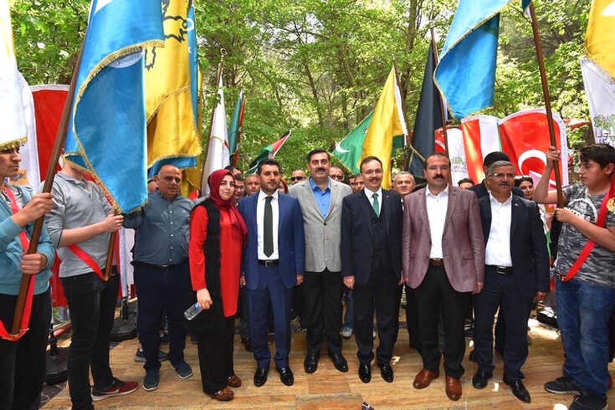 Aleyna Tilki ve Fettah Can Kemalpaşa\'da Konser Verecek