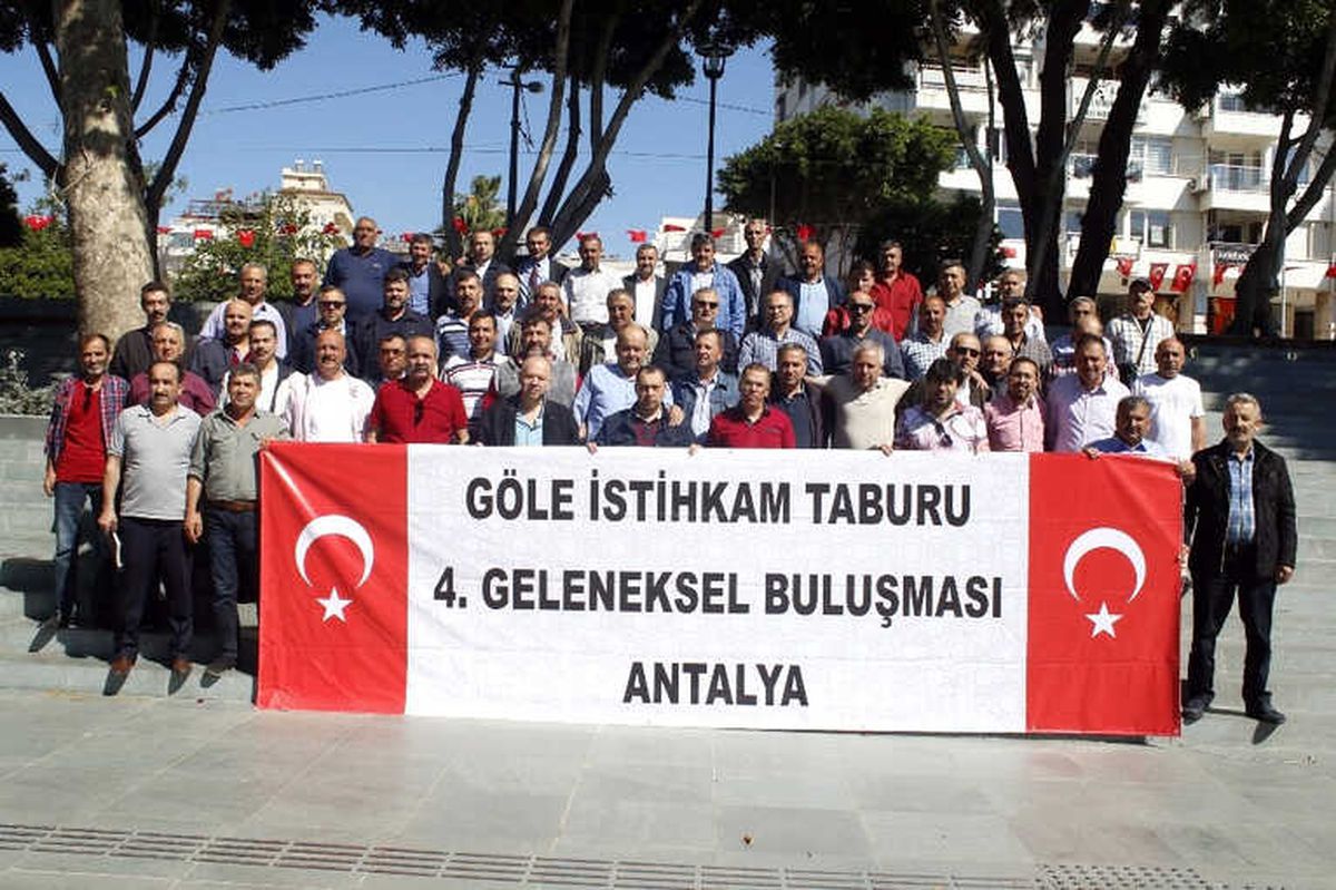Asker Arkadaşları 30 Yıl Sonra Buluştu