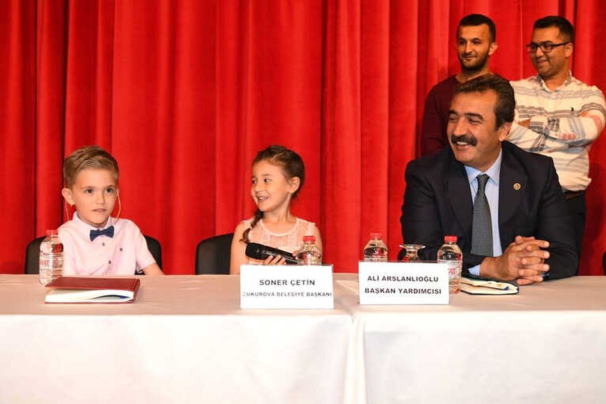 Başkan Çetin Koltuğunu Çocuklara Devretti