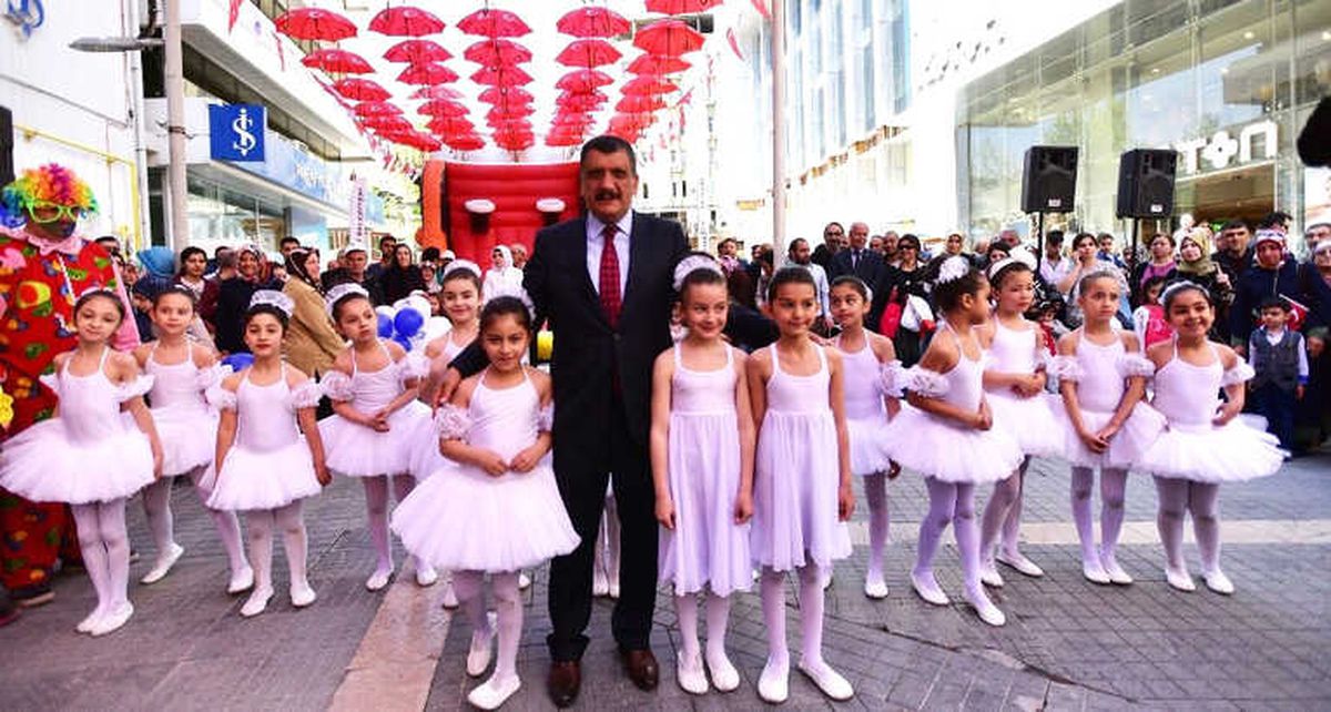 Başkan Gürkan\'dan 23 Nisan Kutlaması