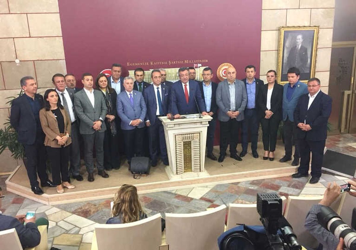 CHP Sözcüsü Tezcan: "Genel Başkanımızın Talimatıyla İstifa Ettiler"