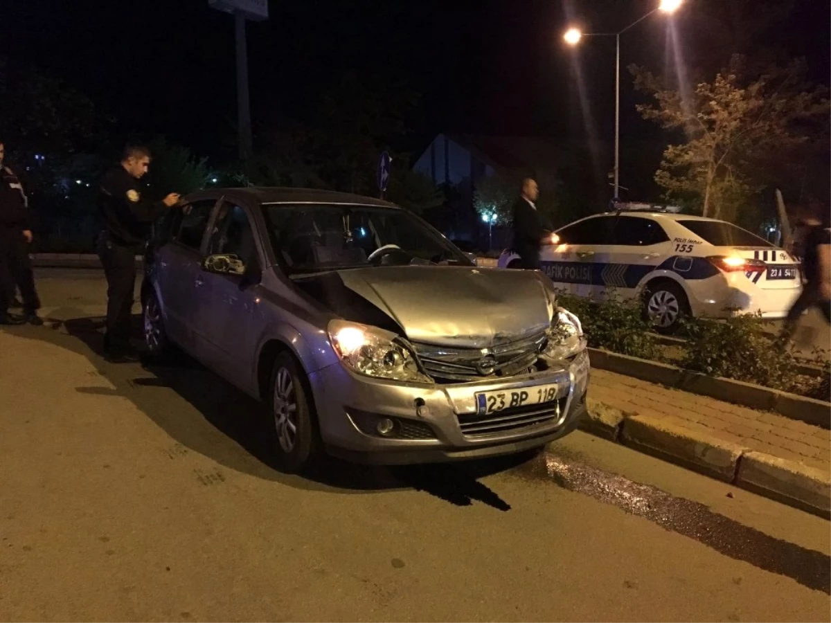 Elazığ\'da 2 Ayrı Trafik Kazası: 13 Yaralı