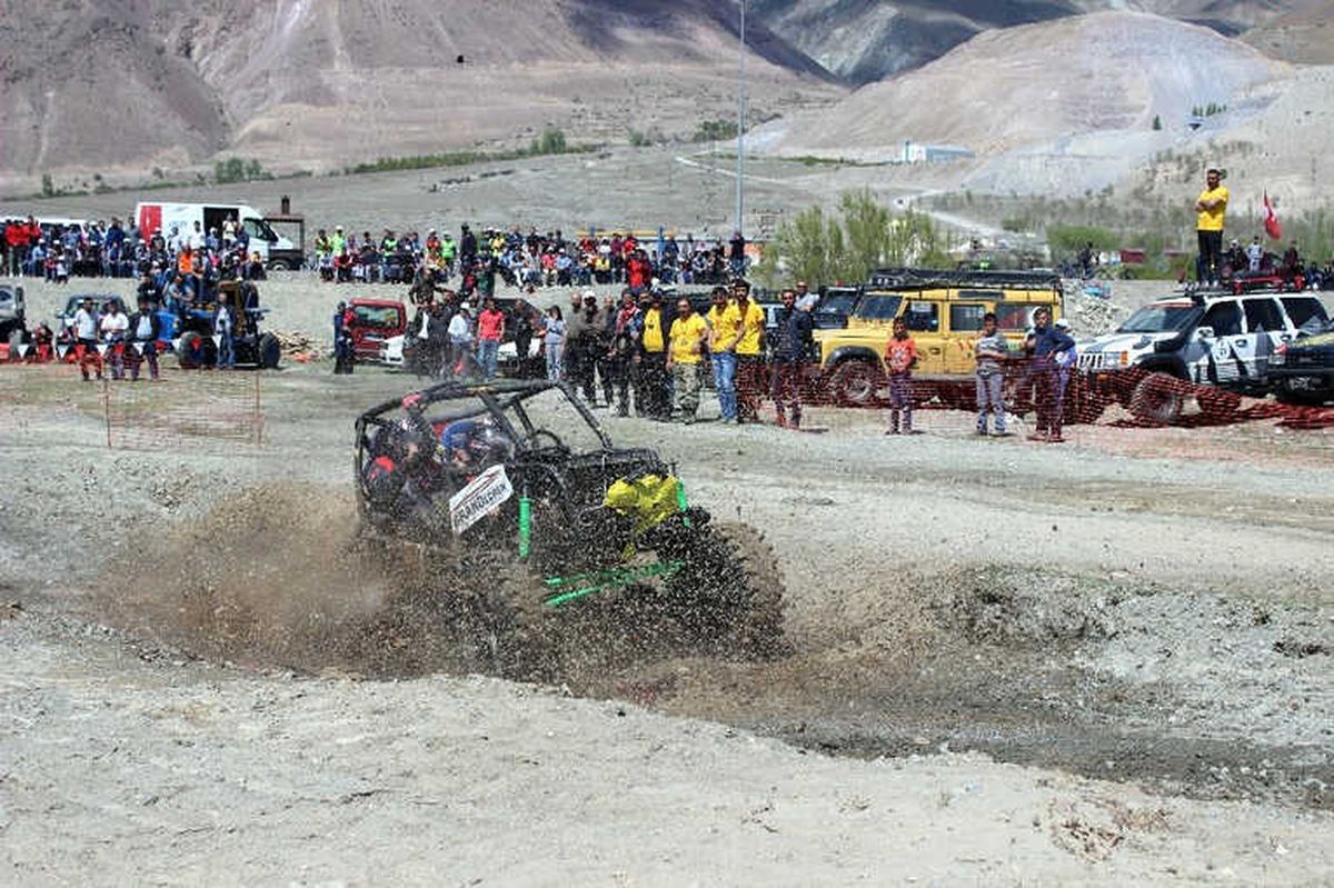 Erzincan\'da Off-road Gösterisi