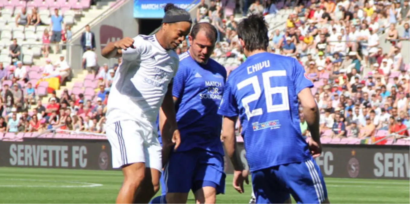 Figo, Ronaldinho\'yu Yendi: 4-3