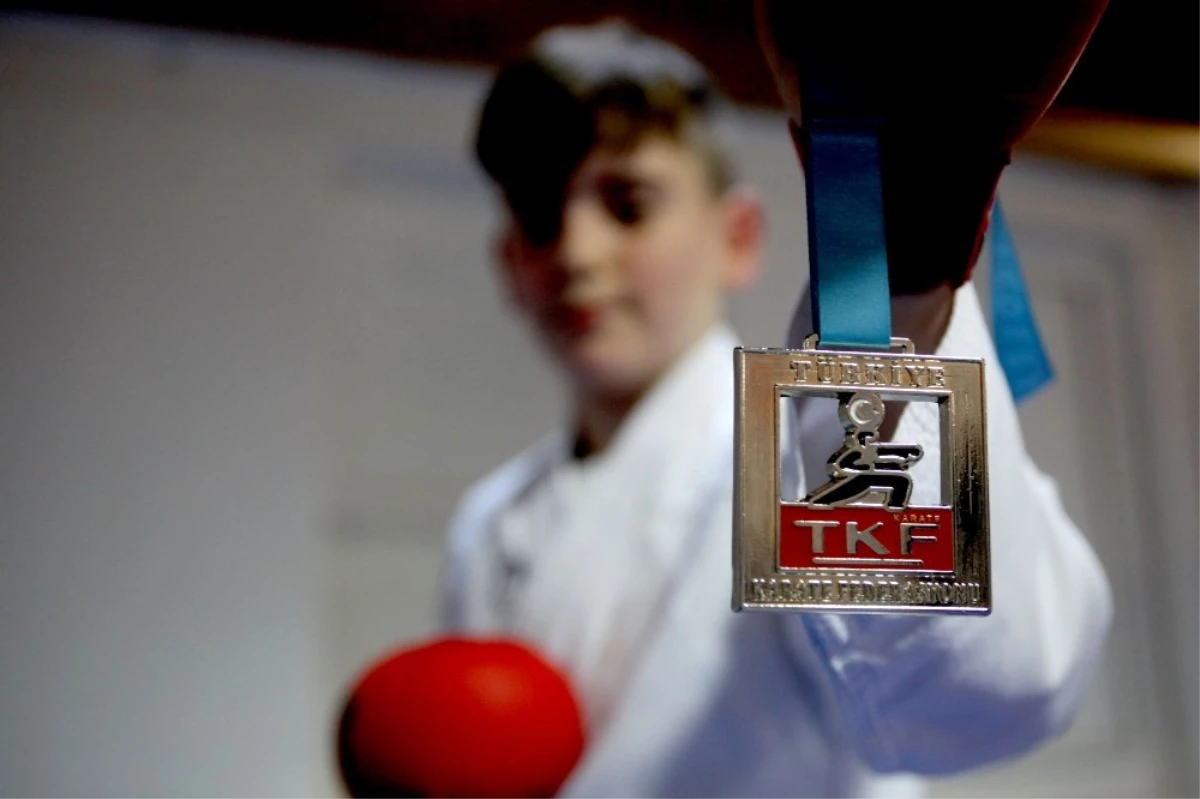 Halk Eğitim Merkezi\'nin Açtığı Karate Kursundan Türkiye Şampiyonluğu\'na