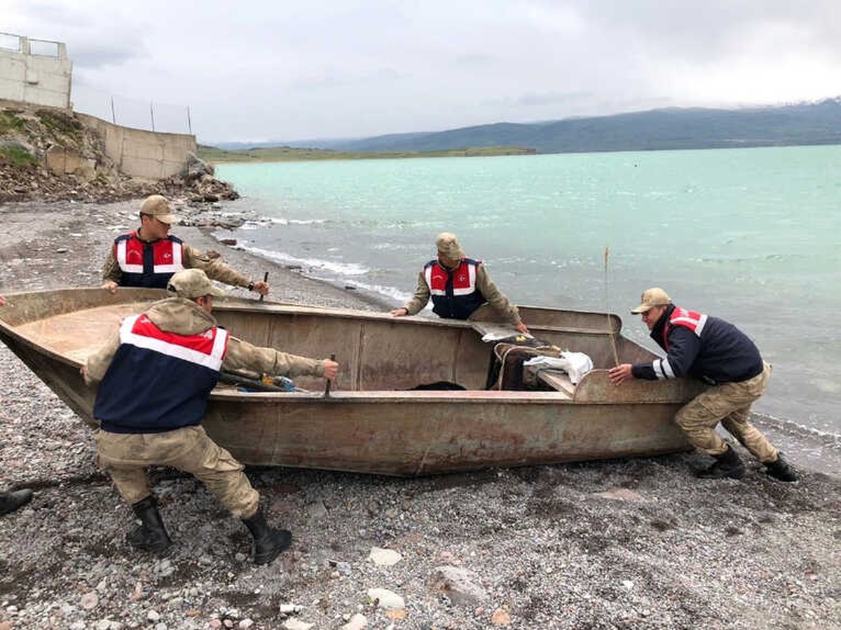 Jandarma Kaçak Avcılara Geçit Vermiyor