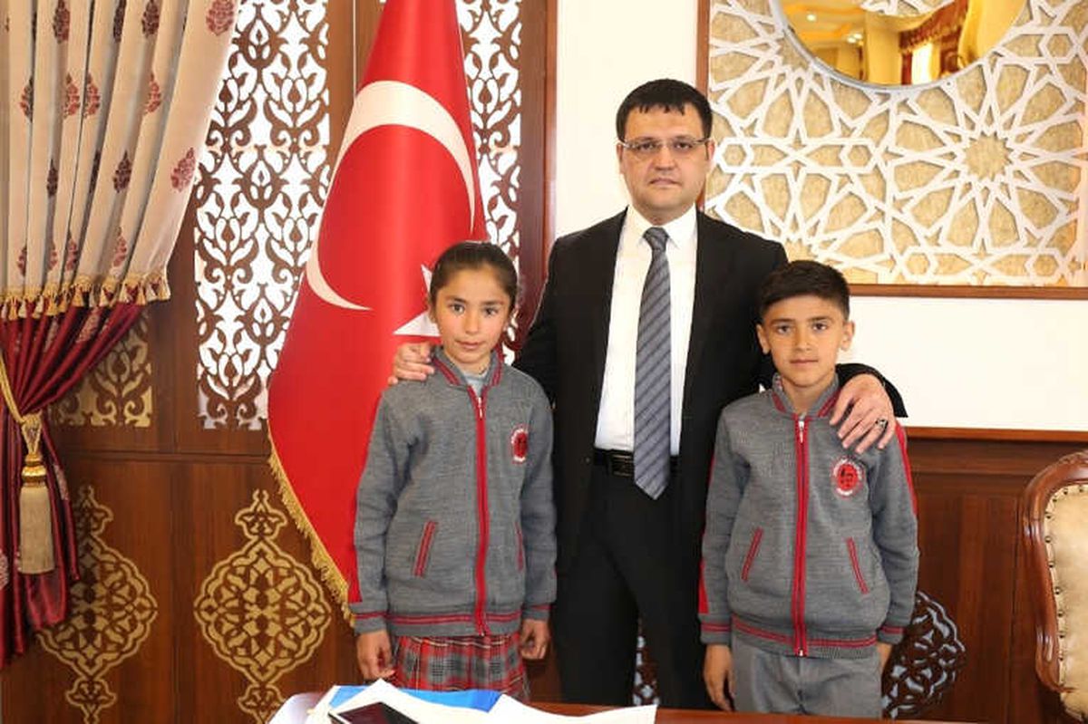 Kaymakam Doğramacı, Koltuğunu Çocuklara Devretti
