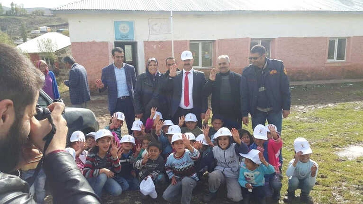 Milletvekili Deligöz: "Geçmişten Geleceğe Köprüdür Çocuklarımız"
