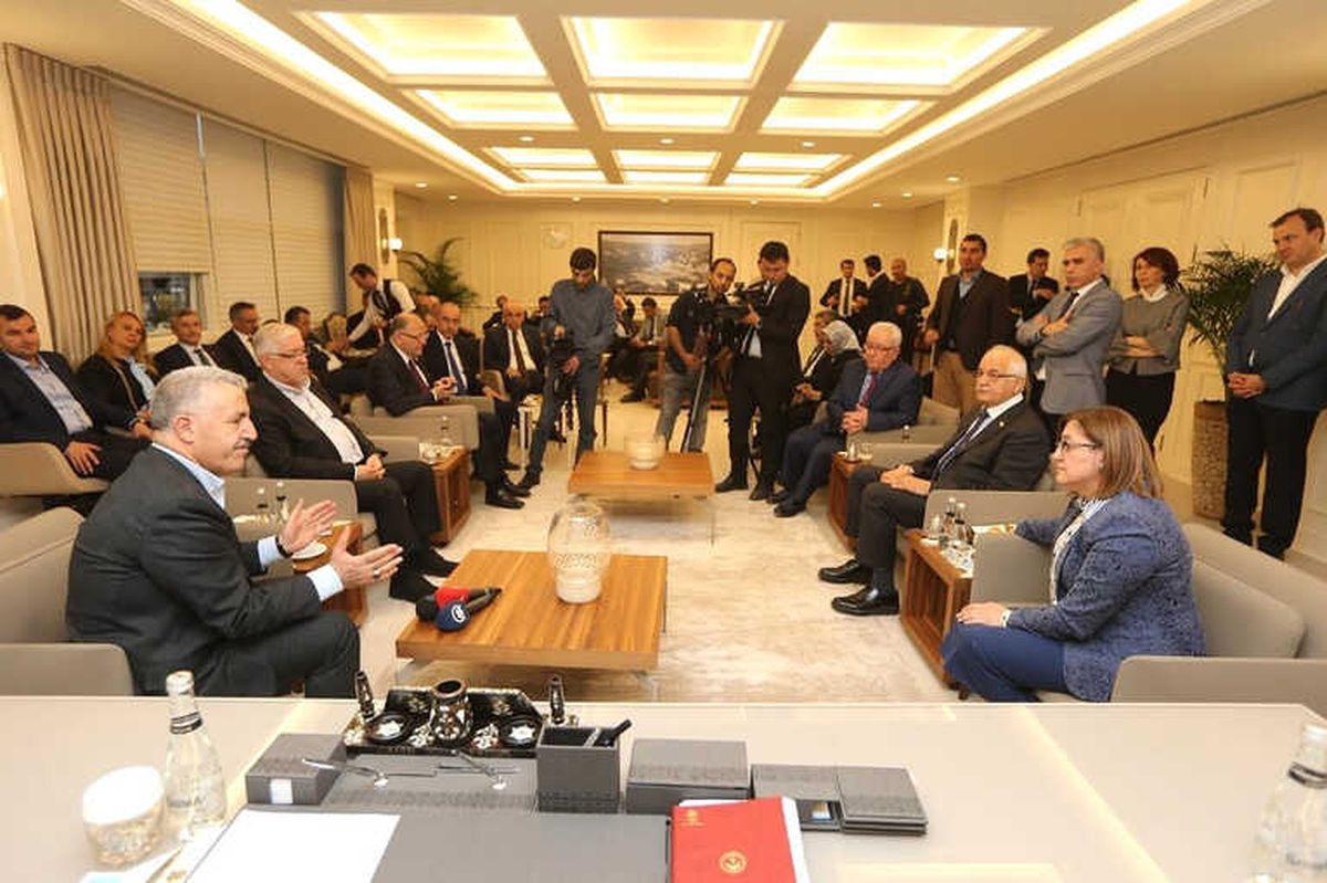 Şahin, Ulaştırma Bakanı Arslan\'ı Ağırladı