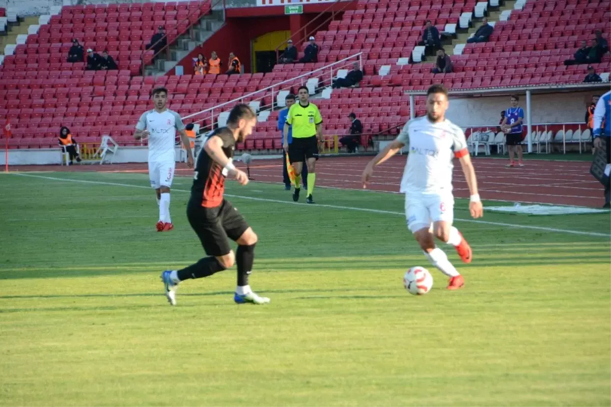 Spor Toto 1. Lig: Balıkesirspor Baltok: 1 - Ümraniyespor: 1