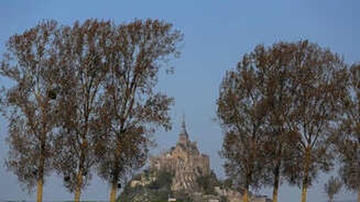 Terör Saldırısı Endişesiyle Boşaltılan Mont-Saint-Michel Yeniden Ziyarete Açılacak