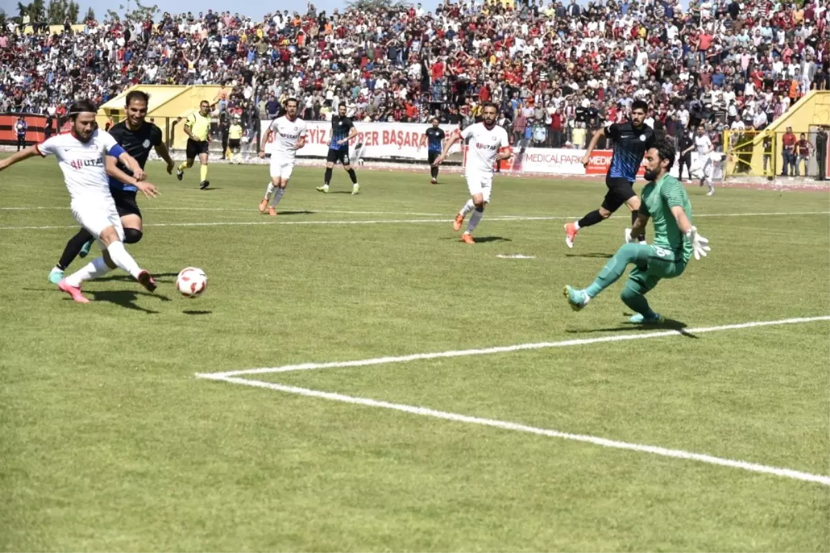 Tff 3. Lig, Utaş Uşakspor: 1 - Şanlıurfa Karaköprü Belediyespor: 0