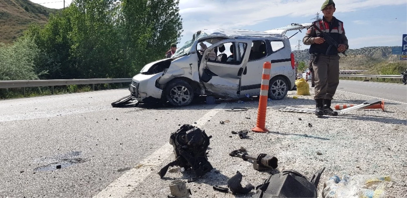 Tosya\'da Trafik Kazası: 1 Ölü, 4 Yaralı