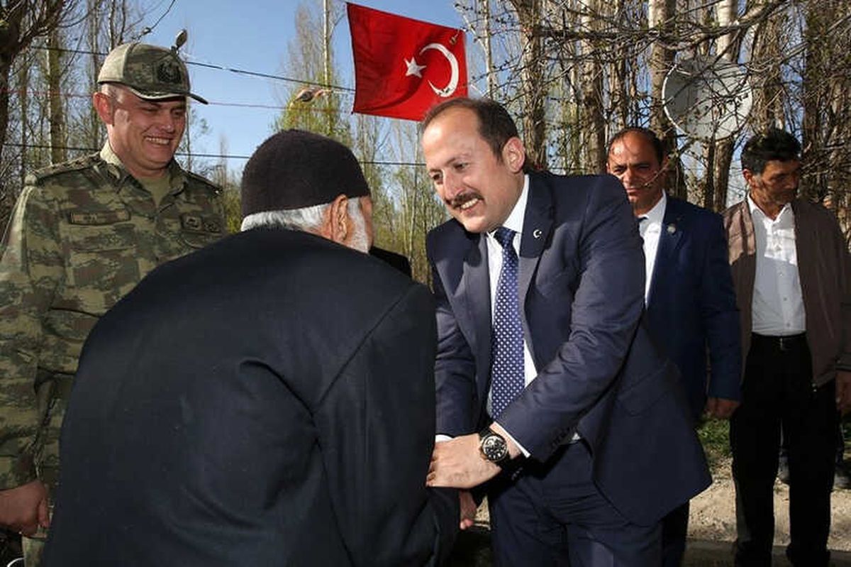 Vali Ali Hamza Pehlivan, Kore Gazisi Kemal Kalacoş\'u Ziyaret Etti