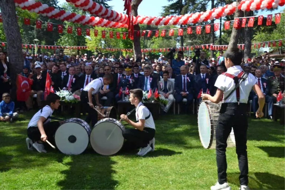 23 Nisan Ulusal Egemenlik ve Çocuk Bayramı Balıkesir\'de Coşku ile Kutlandı