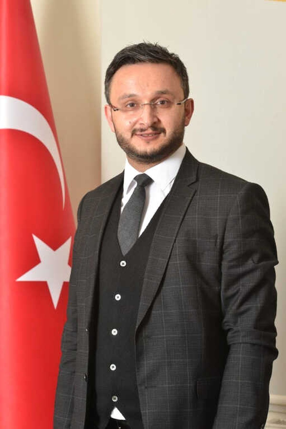 AK Parti İl Başkanı Yanar, 23 Nisan Bayramını Kutladı