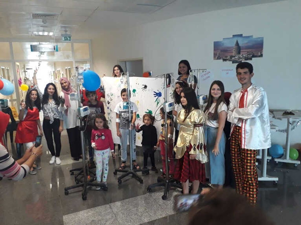 Alanya\'da Çocuklara 23 Nisan Sürprizi