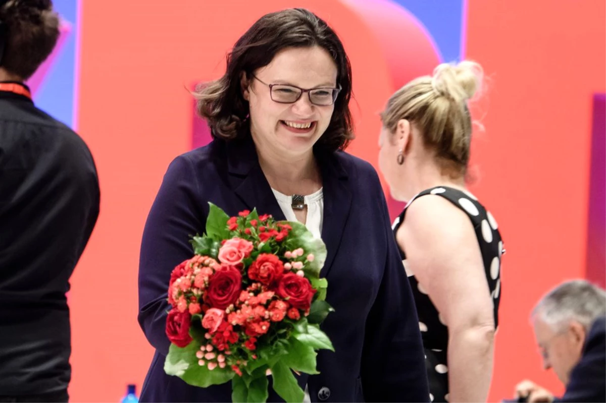 Almanya\'da Sosyal Demokrat Parti\'nin İlk Kadın Lideri Seçilen Andrea Nahles Kimdir?