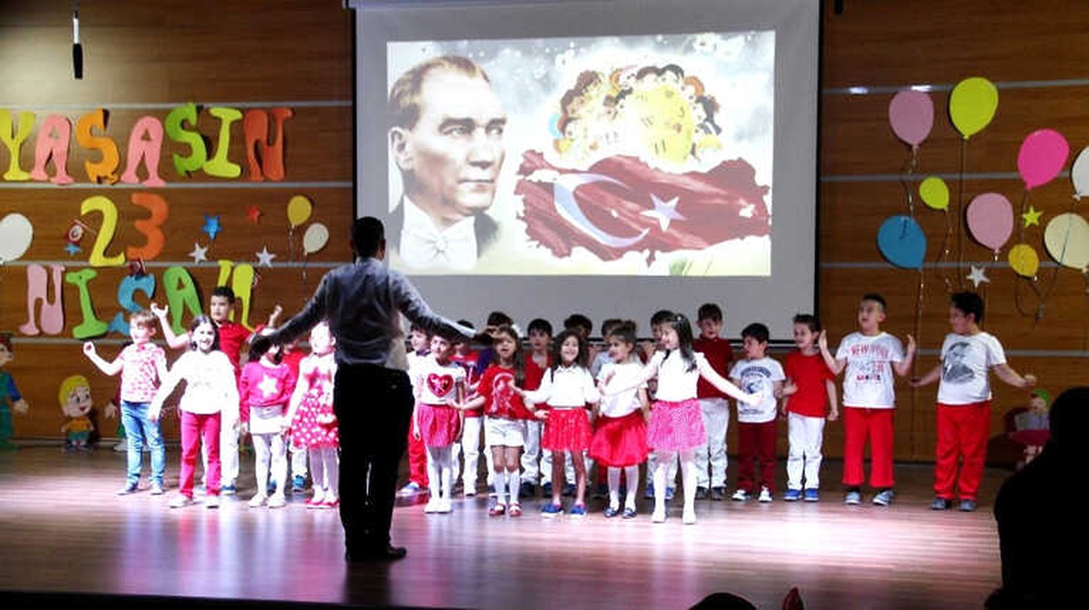 Beyaz Kule Okulları\'nda 23 Nisan Coşkusu