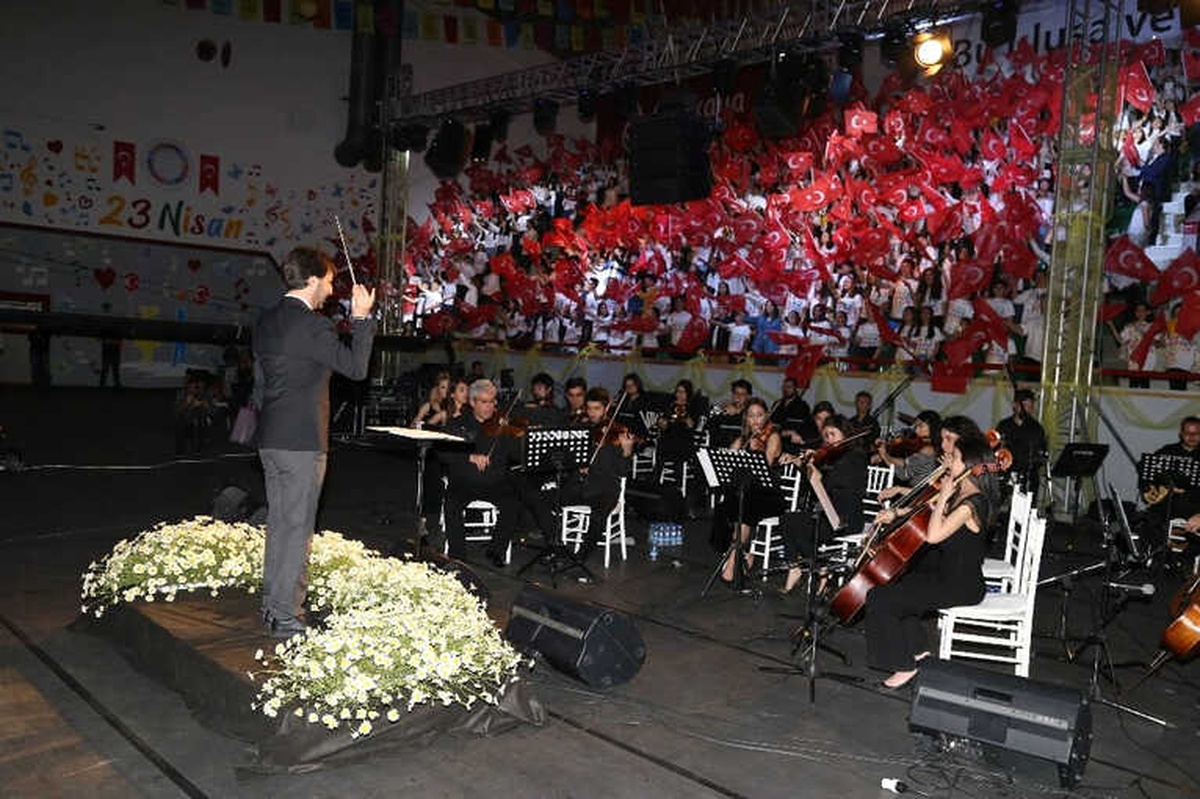 Çankaya 23 Nisan\'ı Yine Bin Çocuk ile Kutladı