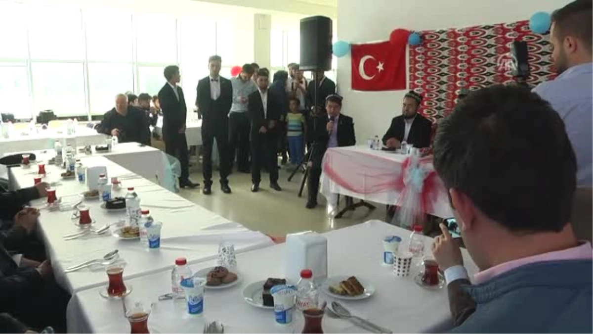 Doğu Türkistanlı Gençler Kastamonu\'da Düğün Yaptı
