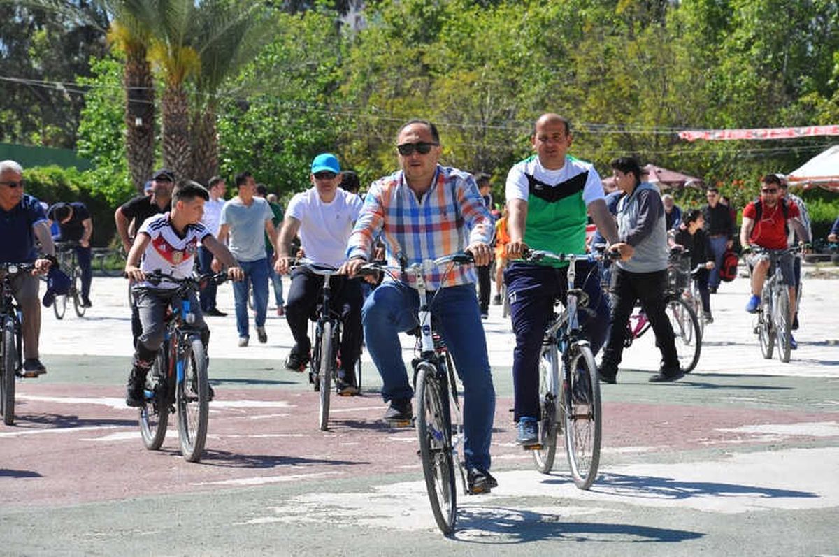 Finike\'de Pedallar Sağlık İçin Çevrildi