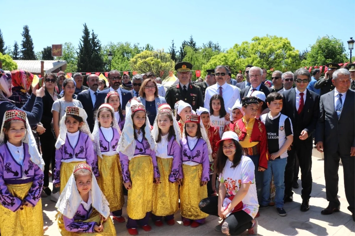 Gaziantep\'te 23 Nisan Coşkuyla Kutlandı