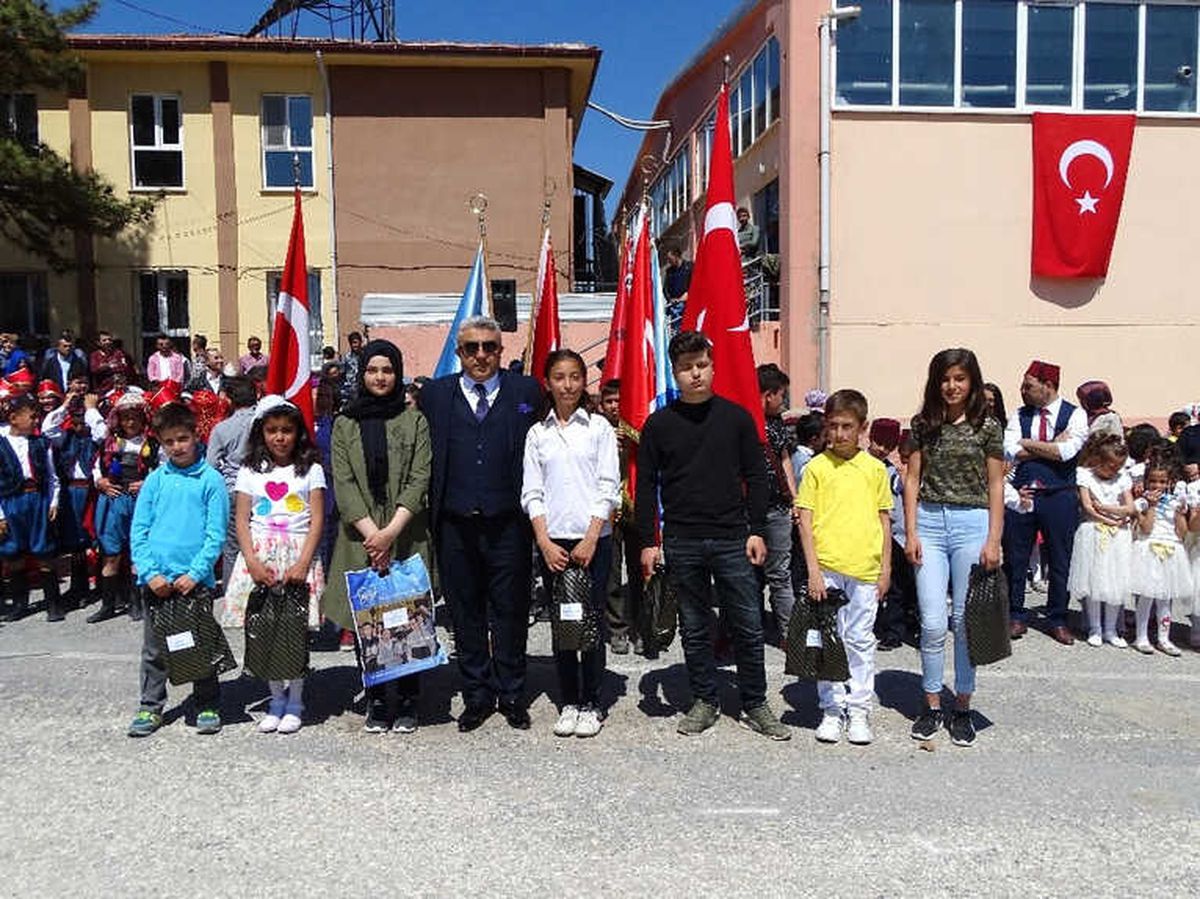 Hisarcık\'ta Başarılı Öğrenciler Ödüllendirildi
