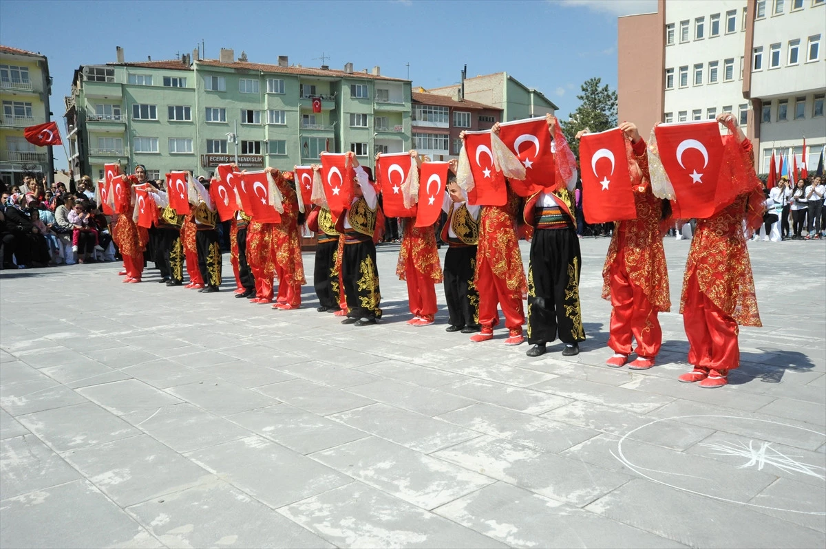İç Anadolu\'da "23 Nisan" Renkli Etkinliklerle Kutlandı