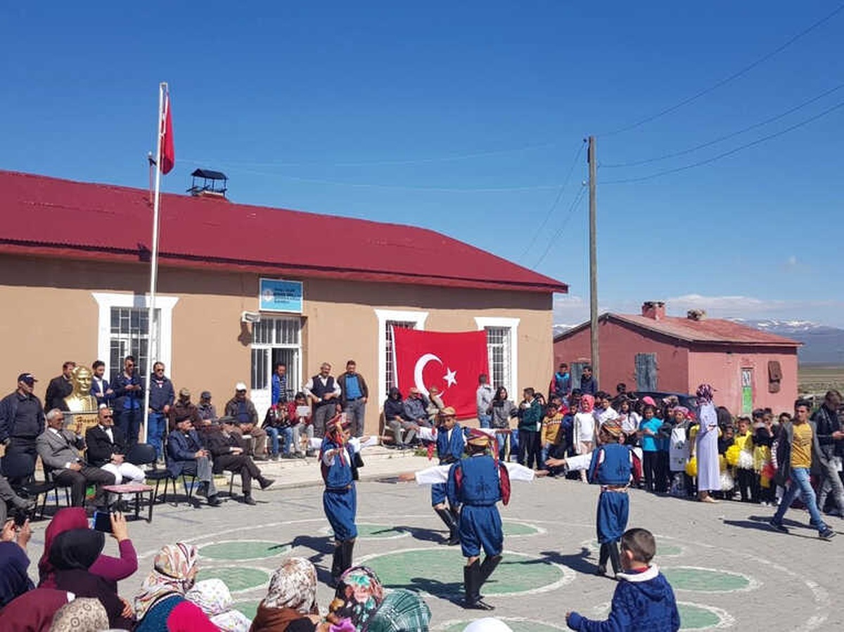 Karahamza Köyünde 23 Nisan Coşkuyla Kutlandı
