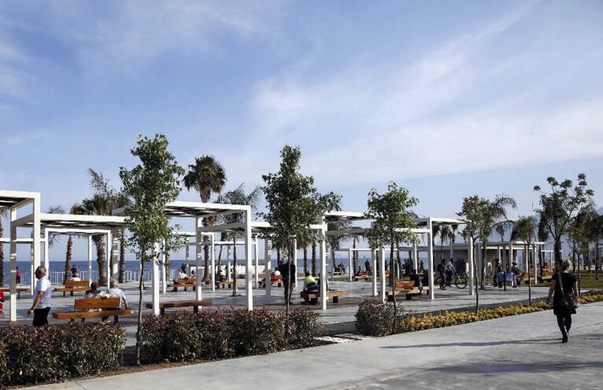 Konyaaltı Sahilinde İlk Etap Hizmete Açıldı
