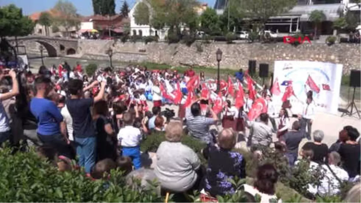 Kosovalı Çocukların 23 Nisan Coşkusu