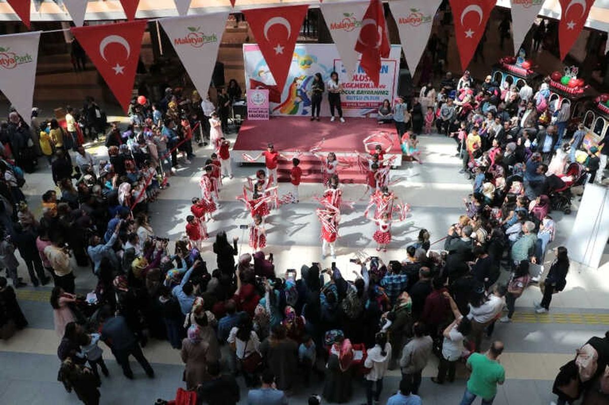 Malatya Park\'ta 23 Nisan Coşkusu