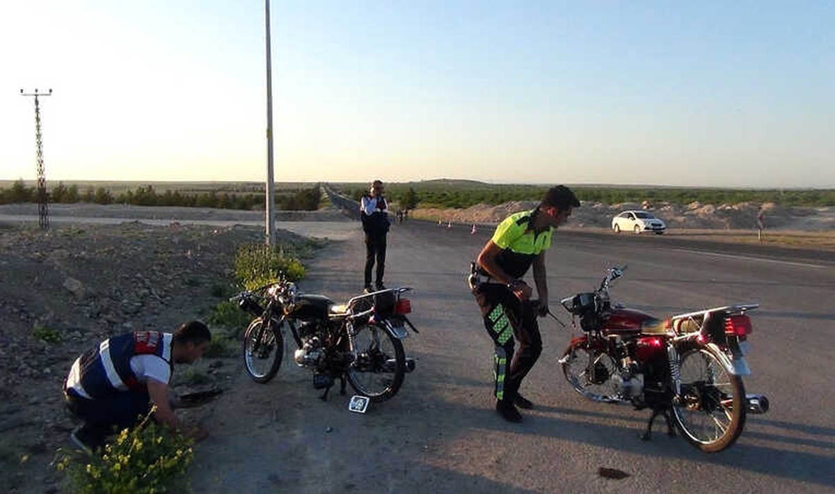 Motosikletler Tıra Çarptı: 1 Ölü, 3 Yaralı